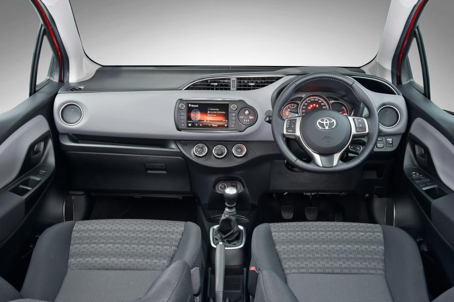Торпедо Toyota Yaris Bi-Tone 2016 года  (ZA) (фото 13 из 14)
